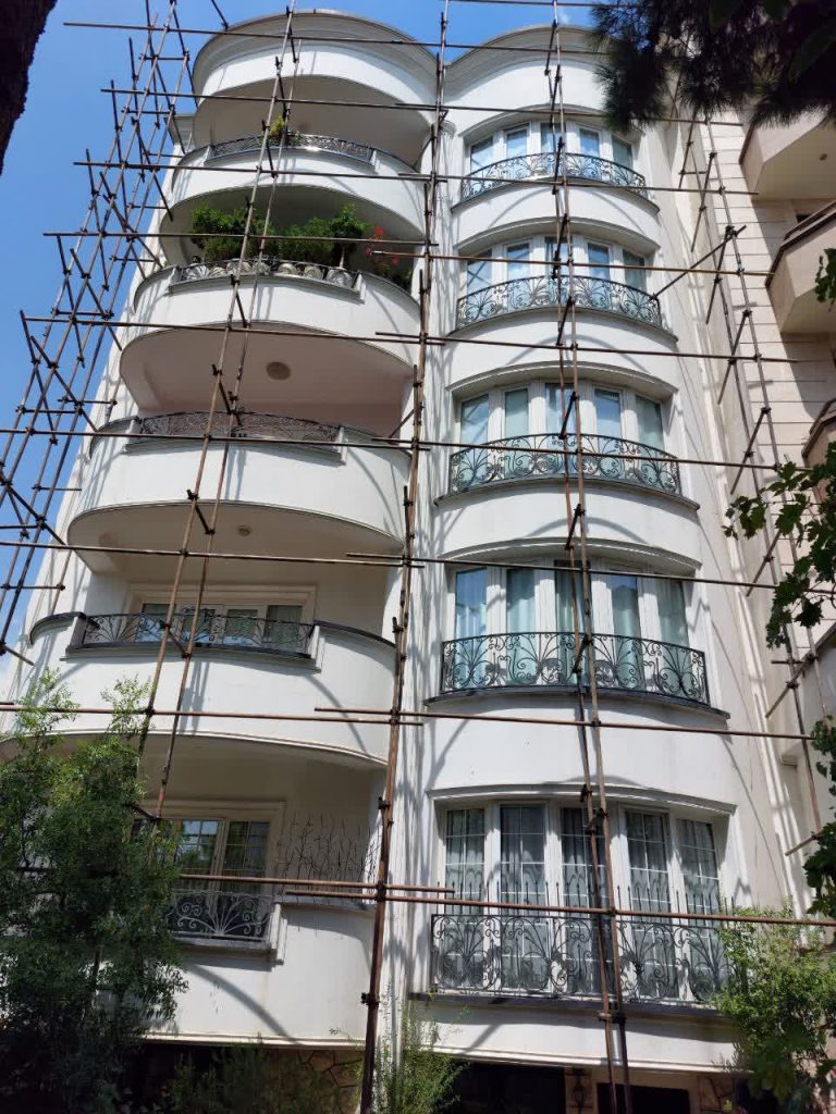 داربست فلزی در جنوب تهران